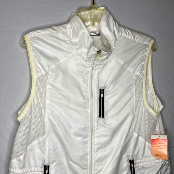 Woman’s Danskin Vest - Picture 1 of 3